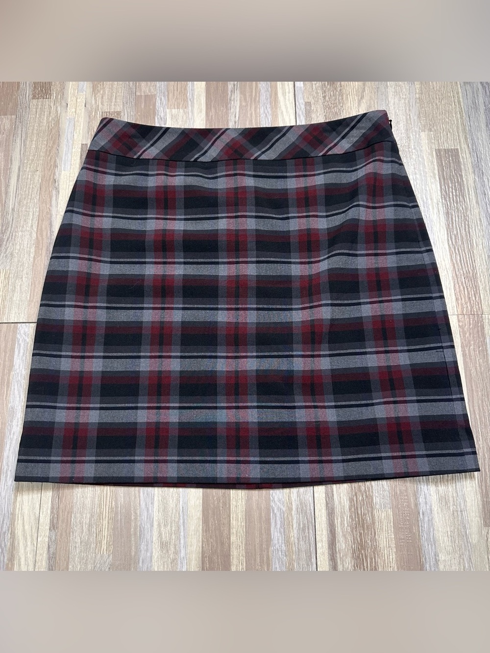 LOFT Red, Gray and Black Plaid Lined Pencil Skirt Women’s Size 6